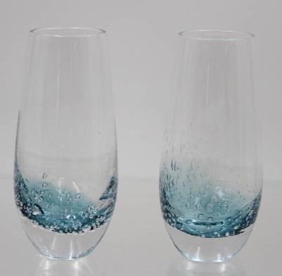 Auktion 367<br>2x Likörgläser, Luftbläschen, ca. H-10,5cm [1]