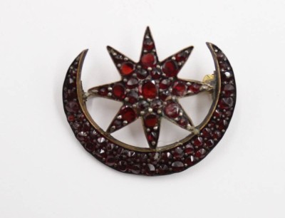 Auktion 367<br>antike Brosche, Granat, Tombak, Böhmen, ca. L-3,5cm [1]