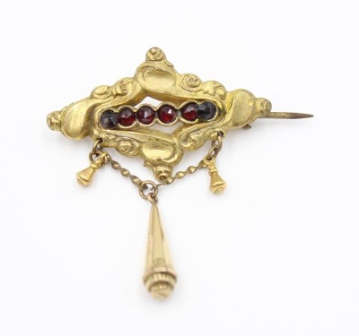 Auktion 367<br>Brosche, 19. Jhd., Granatbesatz, ca. 4,5 x 3,5cm [1]