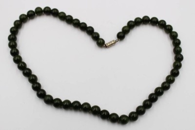 Auktion 367<br>Halskette, Jadeperlen, ca. L-42cm [1]