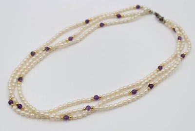 Auktion 367<br>SW-Perlenkette mit kl. Amethystperlen und vergoldeten Zierkugeln, 3reihig,  L-45cm [1]