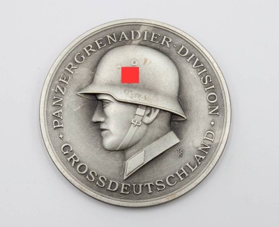 Auktion 367<br>Medaille, Panzergrenadierdivision Großdeutschland, Buntmetall, Umschrift 