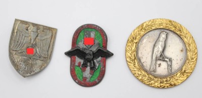 Auktion 367<br>3x div. Abzeichen  aus der Zeit des 3. Reiches [1]