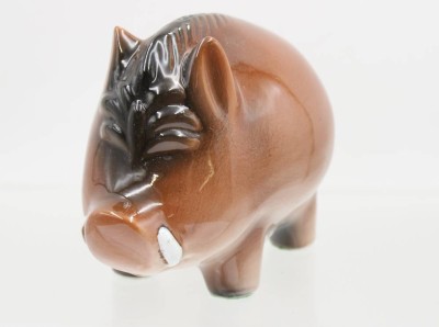 Auktion 367<br>Spardose, Wildschwein, Schlüssel anbei, ungemarkt, kl. Chip, H-12,5cm [1]