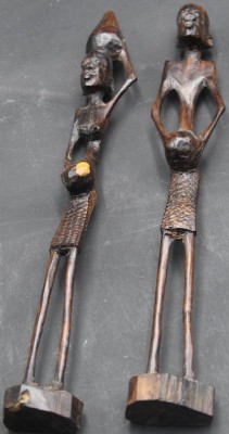Auktion 367<br>Afrikan. Paar, Holzschnitzerei, H-ca. 32 cm [1]