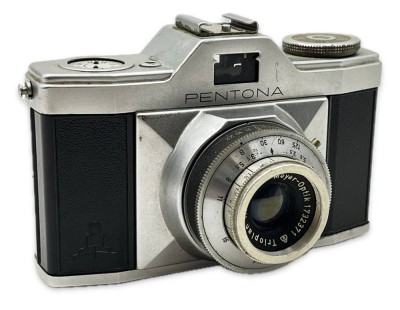 Auktion 367<br>Pentona Kamera, inkl. Objektiv, Alters & Gebrauchsspuren [1]