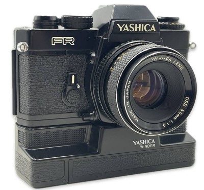 Auktion 367<br>Yashica FR Kamera, inkl. Yashica Winder, inkl. Objektiv, Alters & Gebrauchsspuren [1]