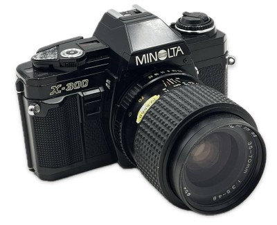 Auktion 367<br>Minolta X.300 Kamera, inkl. Objektiv, Alters & Gebrauchsspuren [1]