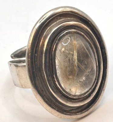 Auktion 367<br>massiver Silberring, geprüft, klarer Cabouchon, Ringschene offen, 30,2 gr., [1]