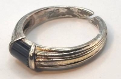 Auktion 367<br>schmaler vintage Silberring-835-, schwarzer Stein, offene Schiene, 5,6 gr [1]