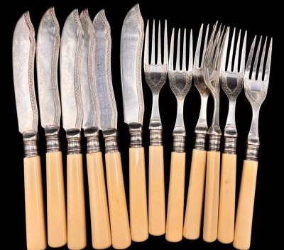 Auktion 367<br>12 tg. Fischbesteck, EPNS, Bakelitgriffe, L-20 cm [1]
