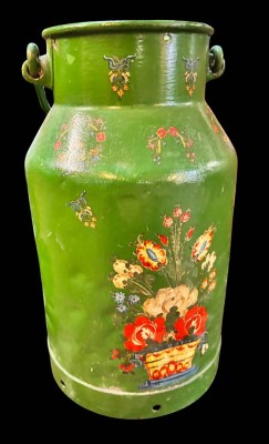 Auktion 367<br>massive Metall-Milchkanne, bemalt, als Schirmständer, H-46 cm [1]