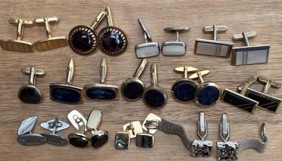 Auktion 367<br>12 Paar Manchettenknöpfe, Modeschmuck, ein einzelner anbei [1]