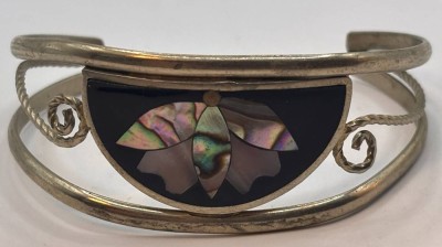 Auktion 367<br>Silber-Armspange mit Perlmutt-Einlagen 