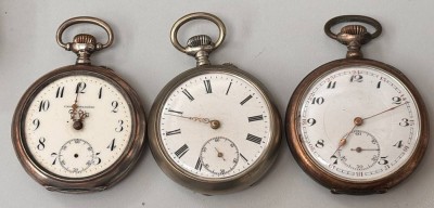 Auktion 367<br>3x alte HTU, defekt, Glas lose, Zeiger fehlen, nur Union Horlogere läuft, tw. Silber [1]