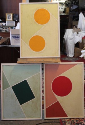 Auktion 368<br>3x moderne Mischtechniken, unsigniert, wohl 60/70er Jahre, je schlicht gerahmt, reinigungsbedürftig, RG 52 x 72cm [1]