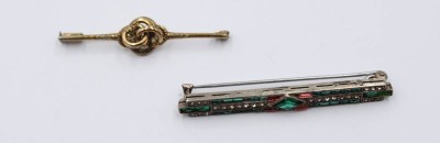 Auktion 368<br>2x div. Silber-Broschen, älter, 1x Farbsteinbesatz (1 Stein fehlt), zus. 11,9gr., ca. L-5-6cm [1]