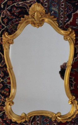 Auktion 368<br>Wandspiegel im Barockstil mit vergoldetem Holzrahmen, ca. 72 x 44cm [1]