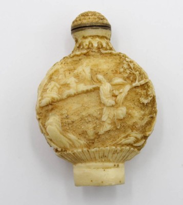 Auktion 368<br>Snuffbottle, Kunstmasse, ca. H-6cm [1]