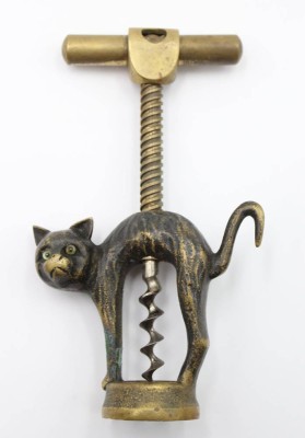 Auktion 368<br>50/60er Jahre Korkenzieher, Buckelkatze m. Glasaugen, Messing, ca. L-14cm [1]
