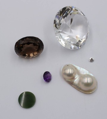 Auktion 368<br>Konvolut div. Farbsteine, größter ca. D-5cm [1]