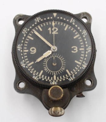 Auktion 368<br>Junghans BorduhrJ30 BZ, überholt und läuft tadellos,  ca. 8x6 cm [1]