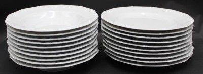 Auktion 368<br>je 10 tiefe, 10 flache Teller 