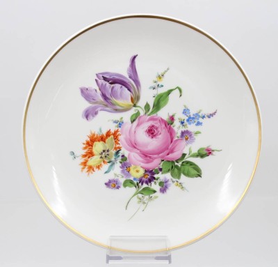 Auktion 368<br>Wandteller, Meissen Schwertermarke, Blumenbemalung, 4 Schleifstriche, ca. D-26cm [1]