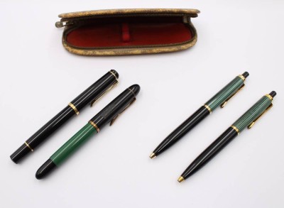 Auktion 368<br>je 2 Füller und Kugelschreiber, Pelikan, älter, anbei Pelikan Etui, teilw. Gebrauchsspuren [1]