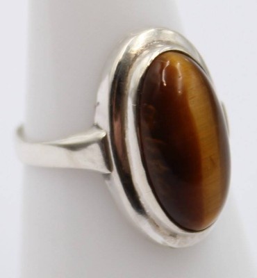 Auktion 368<br>Tigerauge Ring aus Silber, getestet,  2,5 gr., RG 51 [1]