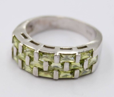 Auktion 368<br>925er Silberring mit grünen Steinen, 6 gr.,  RG 56 [1]