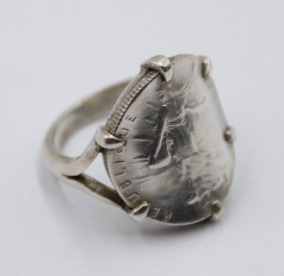 Auktion 368<br>Silberring mit einer 50 Centimes Münze 1918 - Frankreich, Silber getestet, 5,5 gr. RG 49 [1]