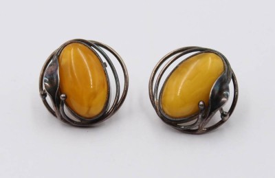 Auktion 368<br>Paar Ohrstecker, 925er Silber mit Bernstein, zus. 9,3gr., ca. L-2,3 cm, [1]