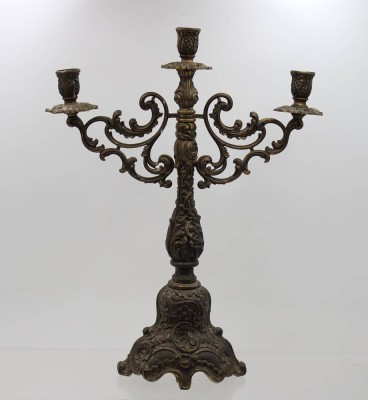 Auktion 368<br>hoher 3flammiger Leuchter, Messing, in antikem Stil, ca. H-42cm [1]