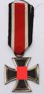 Auktion 368<br>Eisernes Kreuz 2 Kl., 3. Reich, magnetischer Kern [1]