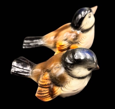 Auktion 368<br>2x sitzende Vögel 