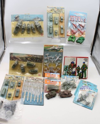 Auktion 368<br>Sammlung von Vintage-Plastiksoldaten und Militärfahrzeugen, einiges in OVP [1]