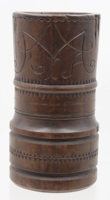 Auktion 368<br>antiker Holzmörser, Mohnmörser, Altersspuren (rissig etc.), ca. H-19,5cm [1]