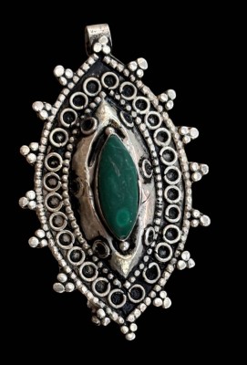 Auktion 368<br>gr. Silber-Anhänger (geprüft) mit Türkis, wohl Indien, H-5,2 cm, B-3 cm, 20,6 gr. [1]