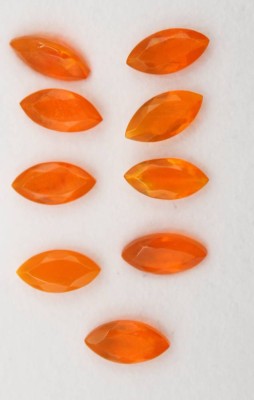 Auktion 368<br>9 orangerote Opale, zus. ca. 5ct [1]