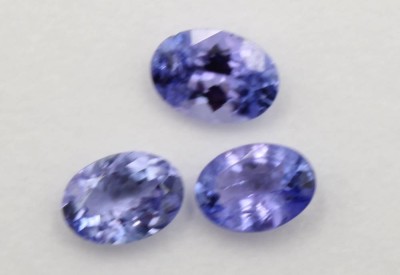 Auktion 368<br>3x div. Tansanite, zus. 2,4ct [1]