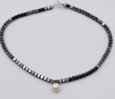 Auktion 368<br>Halskette, Hämatit, 925er Silberschließe und Muschelkernperle, ca. L-42cm [1]