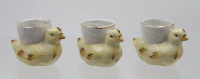 Auktion 368<br>3x figürliche wohl Eierbecher, um 1900, ca. H-5,5cm B-8,5cm [1]