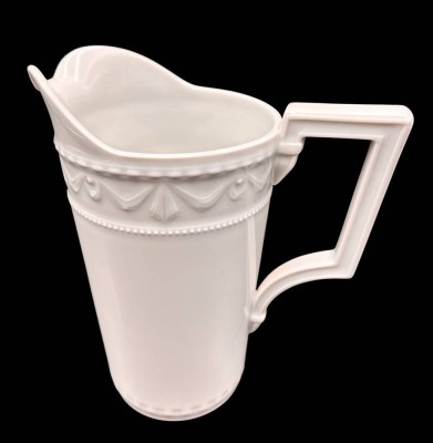 Auktion 368<br>gr. Milchkrug 