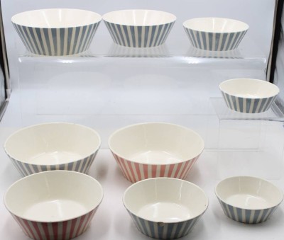 Auktion 368<br>9x div. Keramik-Schalen, Limburg, 50&60er Jahre, 1x bestossen und 1x Altriss, ca. H-7,6cm D-22,3cm  H-4,5cm D-14cm [1]