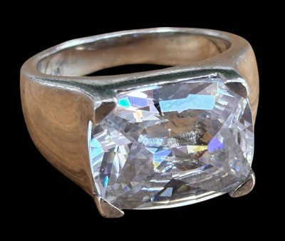 Auktion 368<br>925er Silberring mit einem klaren Stein, RW 57, 16,6 g. [1]