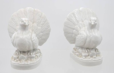 Auktion 368<br>Figurenpaar, Auerhähne, Weißporzellan, ungemarkt, ca. H-15cm [1]