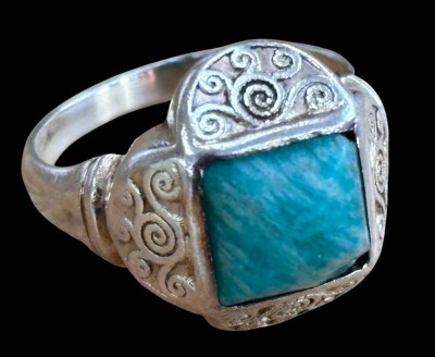 Auktion 368<br>WMF Ring mit einem grünen Stein, 835er Silber, RW 54, 9,6 g. [1]