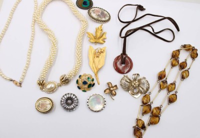 Auktion 368<br>Konvolut 14 Teile Modeschmuck [1]