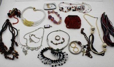 Auktion 368<br>Konvolut div. Modeschmuck [1]